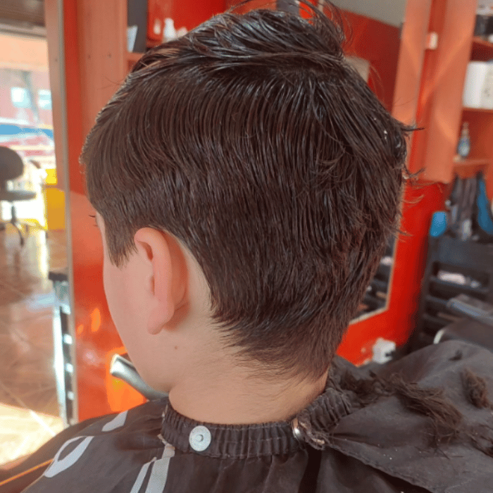 PELUQUERIA Y BARBERIA ANDREA